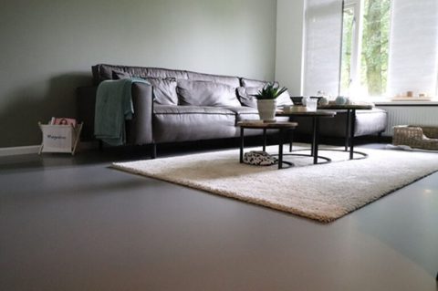 gietvloer laten leggen in woonkamer